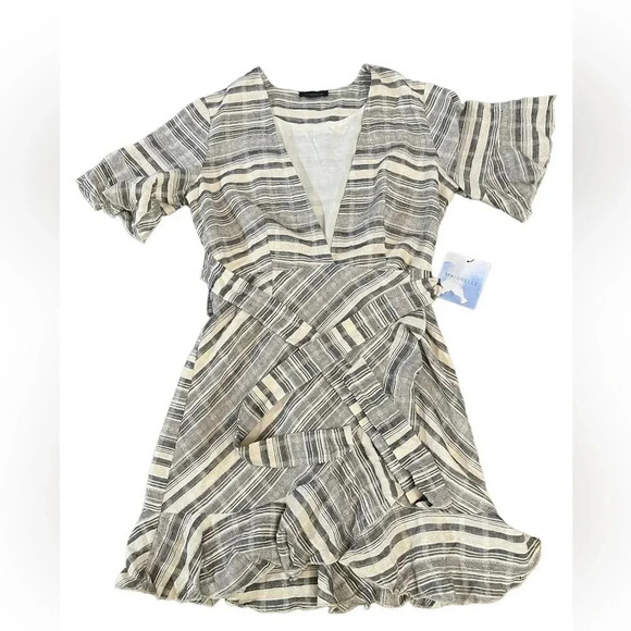 MAJORELLE Portia Dress in Color Newspaper Mini Short Wrap Dress Size Small - Picture 5 of 16